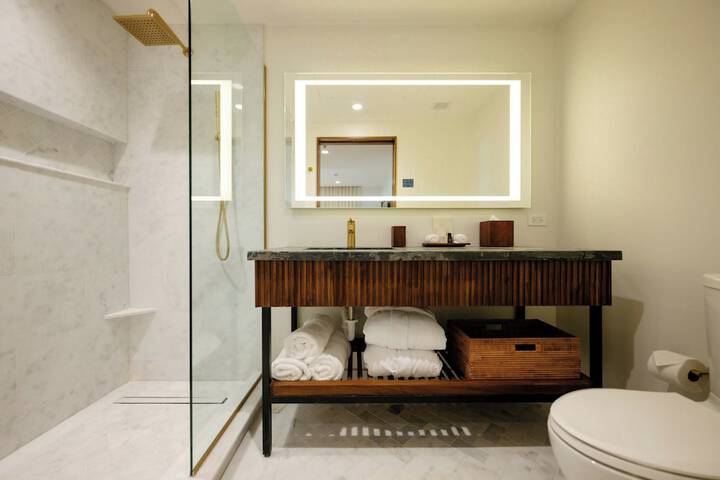 Room 35 of 62