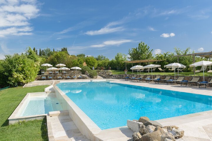 Pool 70 of 225
