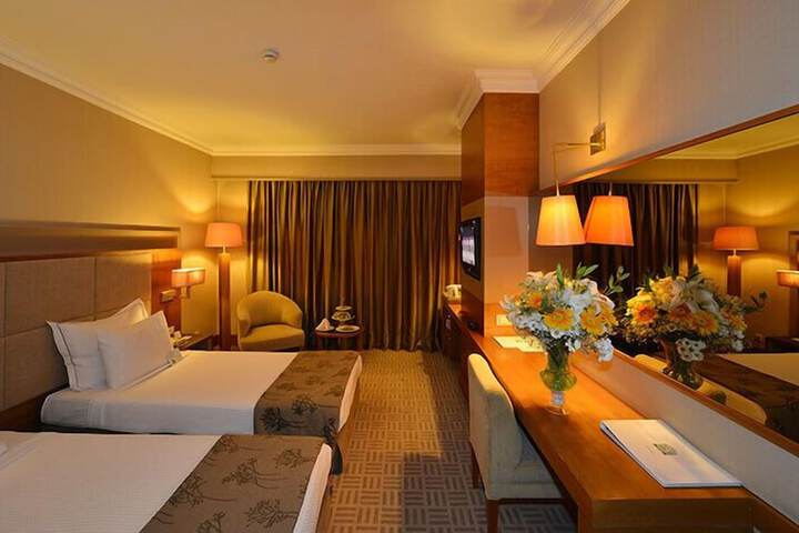 Room 4 of 71