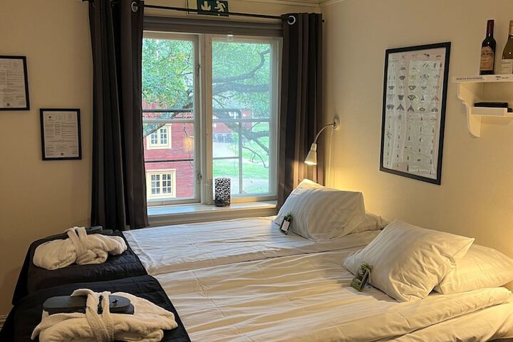 Room 26 of 65