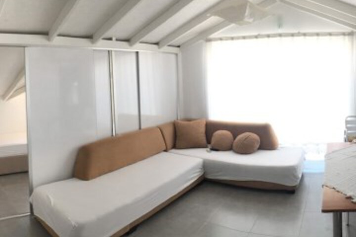 Room 28 of 85