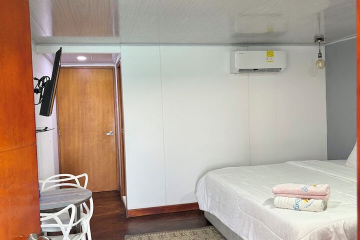 Room 8 of 71