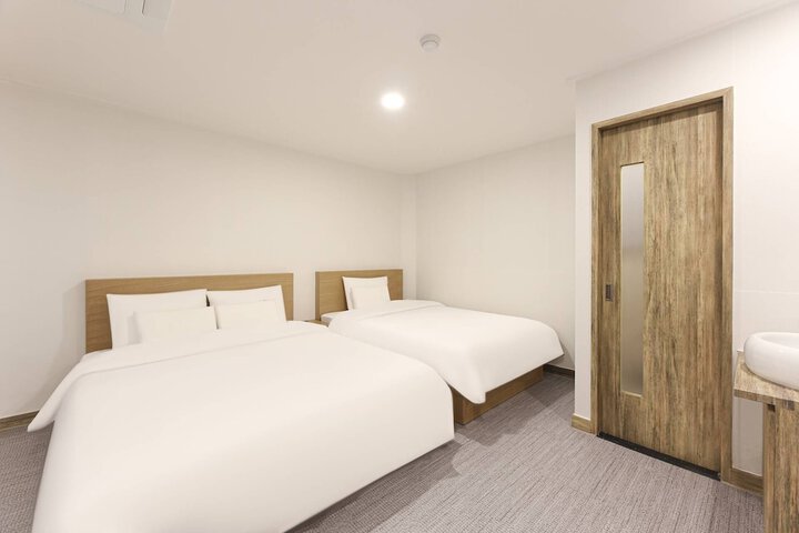 Room 5 of 52