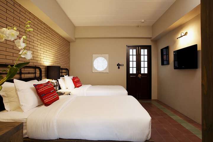 Room 8 of 30
