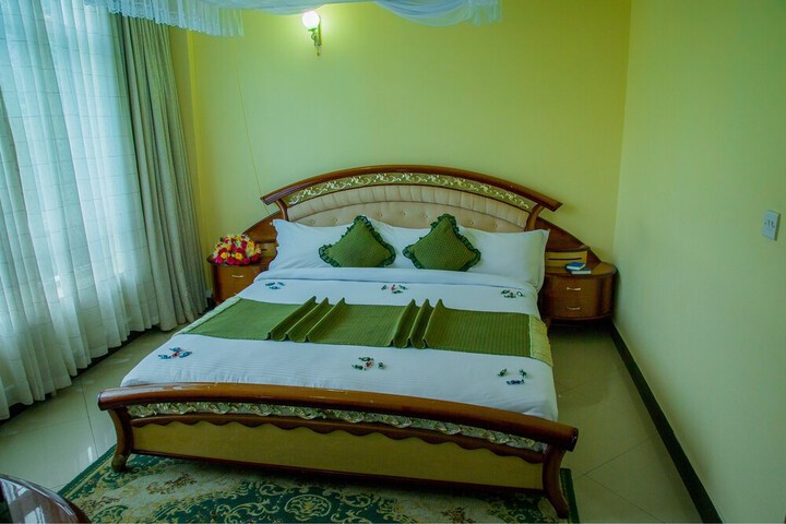 Room 5 of 20