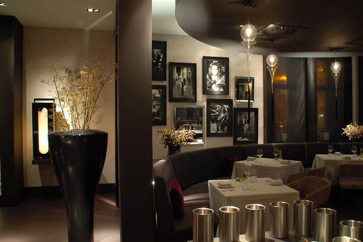 Dining 8 of 26