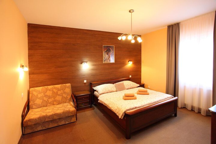 Room 6 of 50