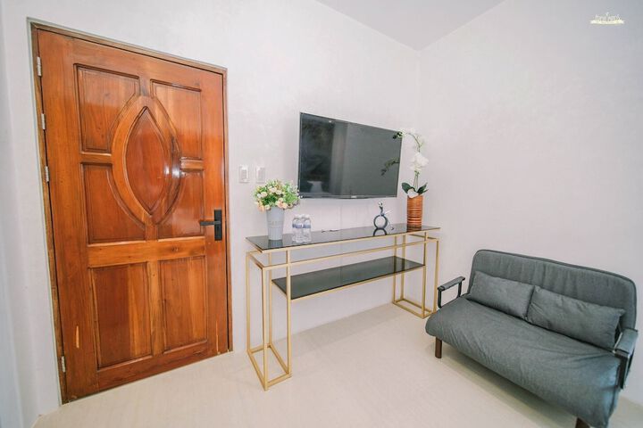 Room 5 of 11