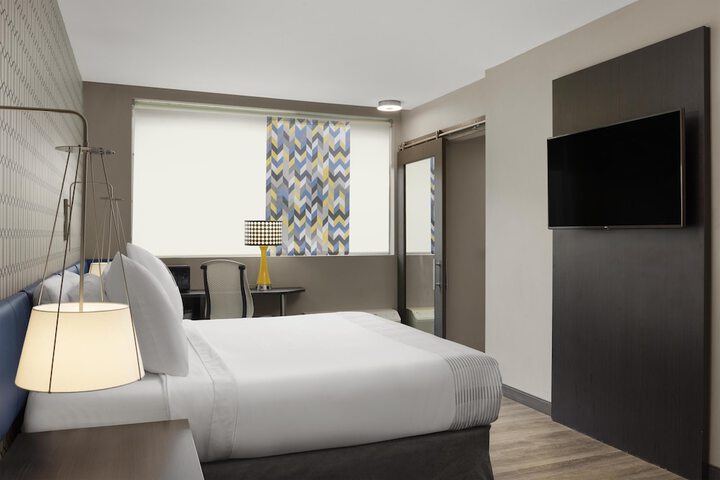 Room 8 of 27