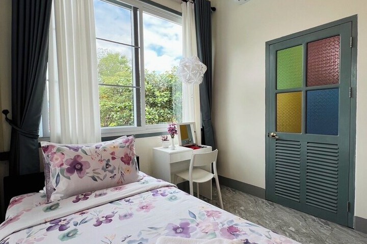 Room 73 of 272