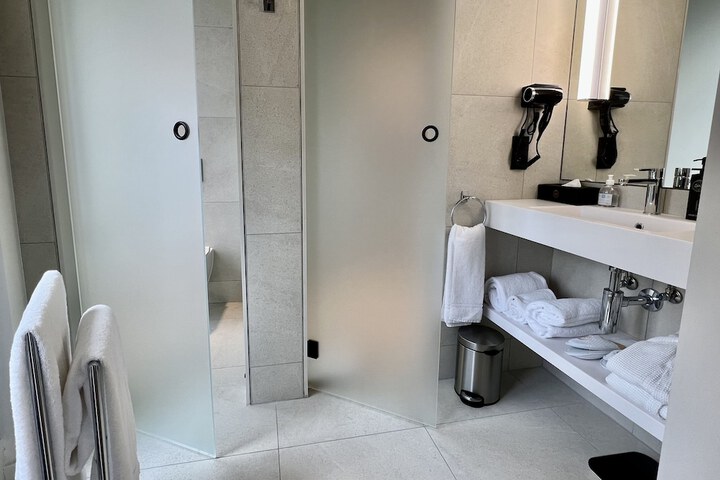 Room 78 of 105