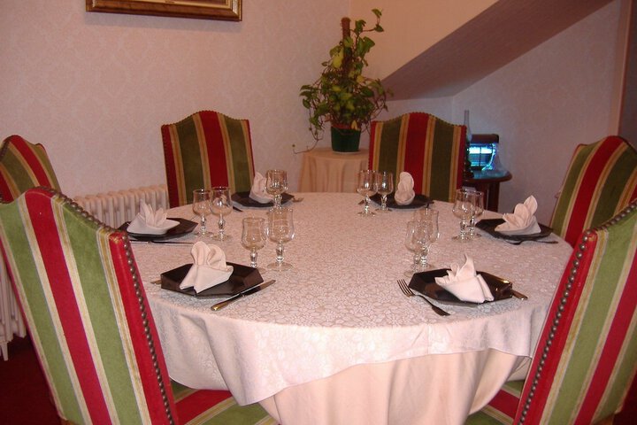Dining 28 of 39