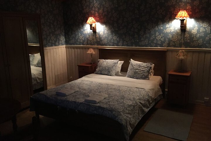 Room 2 of 50