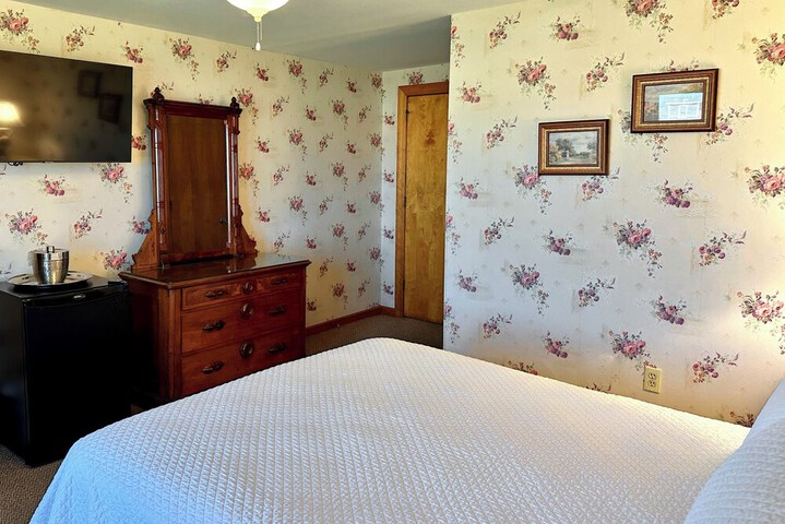 Room 46 of 100
