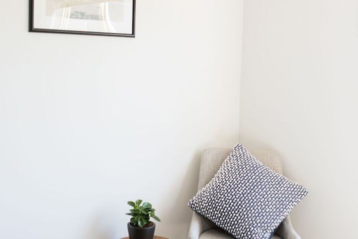 Room 2 of 35