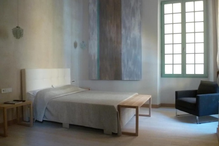 Room 12 of 48