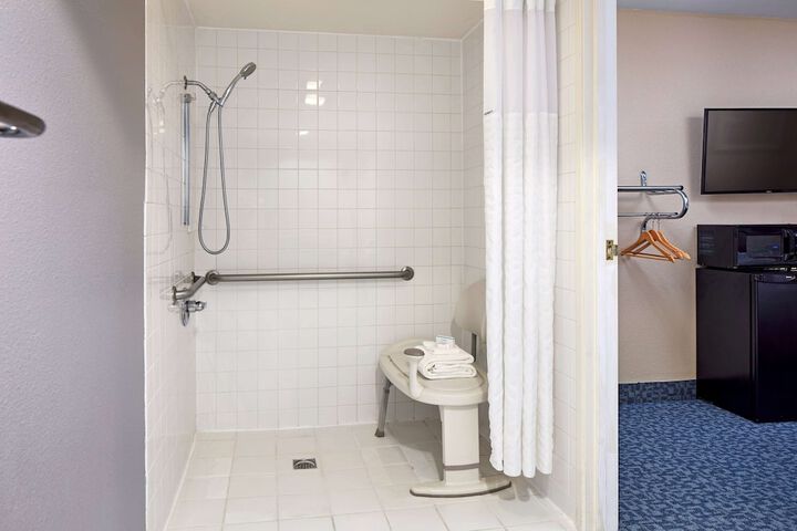 Room 7 of 23