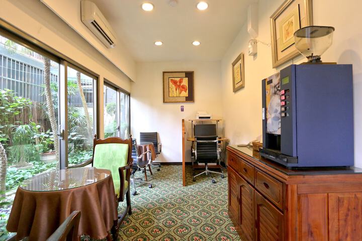 Business Center 62 of 103
