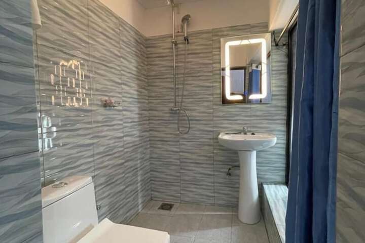 Room 16 of 29