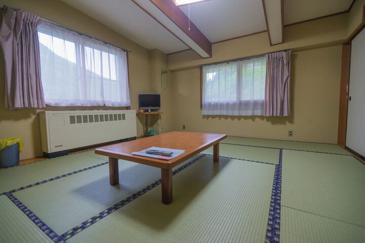 Room 5 of 56