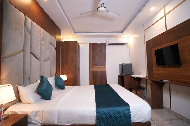 Room 13 of 43