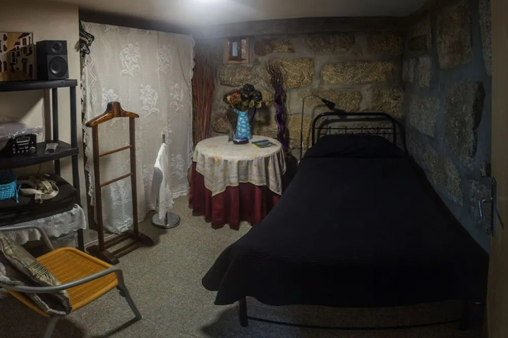 Room 2 of 13