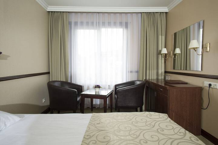 Room 42 of 114