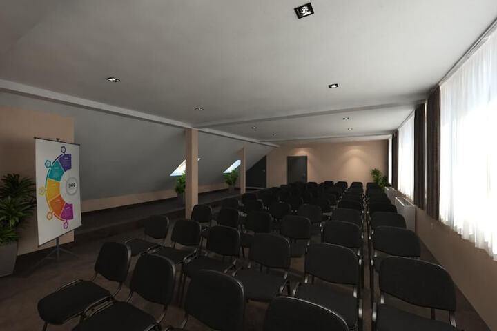Business Center 34 of 35