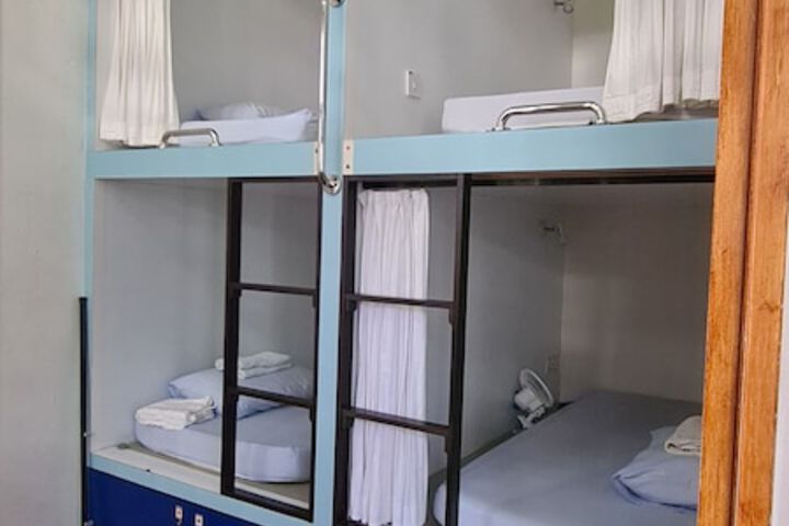 Room 28 of 94