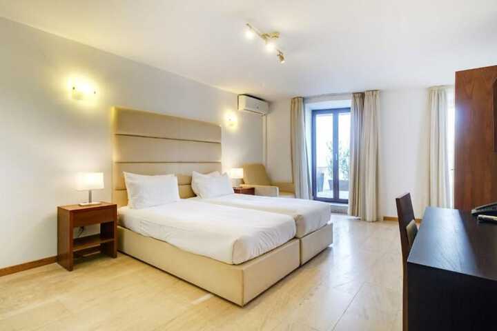 Room 12 of 61
