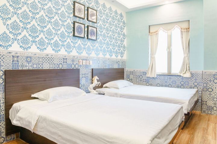 Room 5 of 22