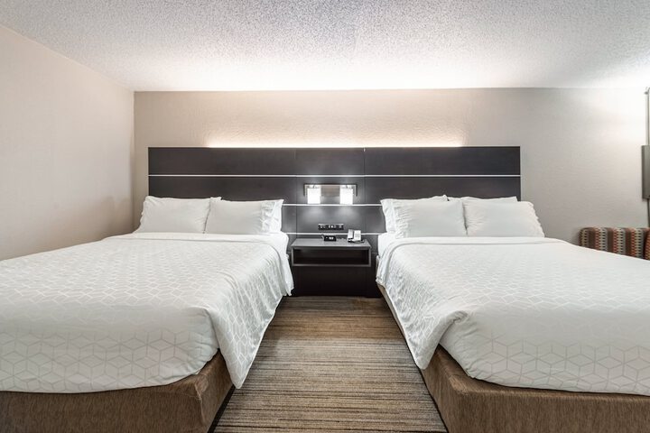 Room 3 of 55