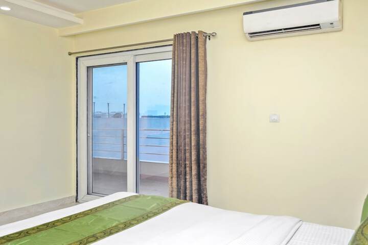 Room 26 of 34
