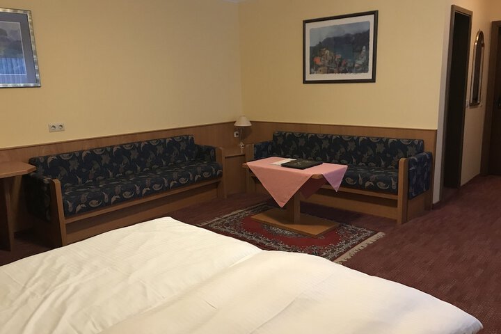 Room 9 of 68