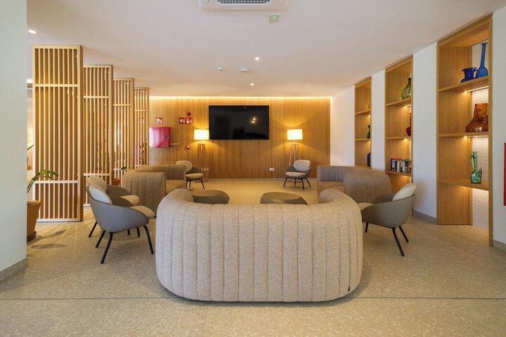 Room 48 of 94