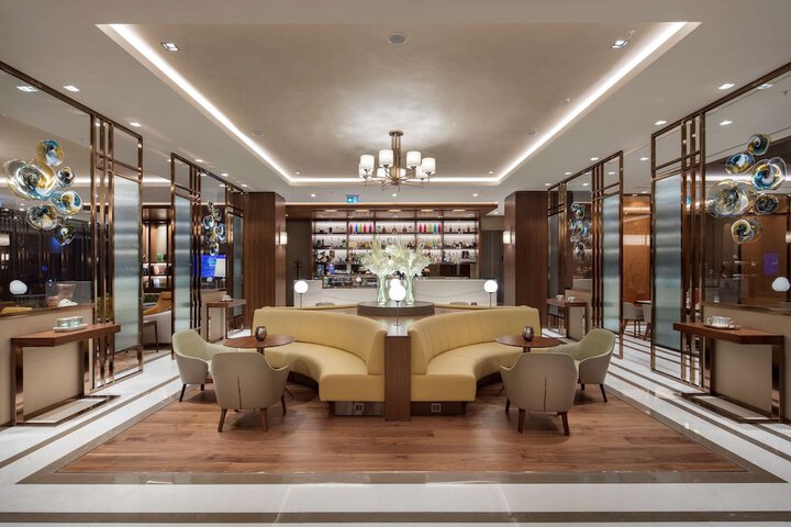 Lounge 69 of 89