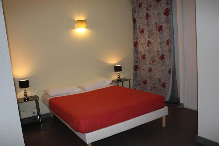 Room 2 of 29