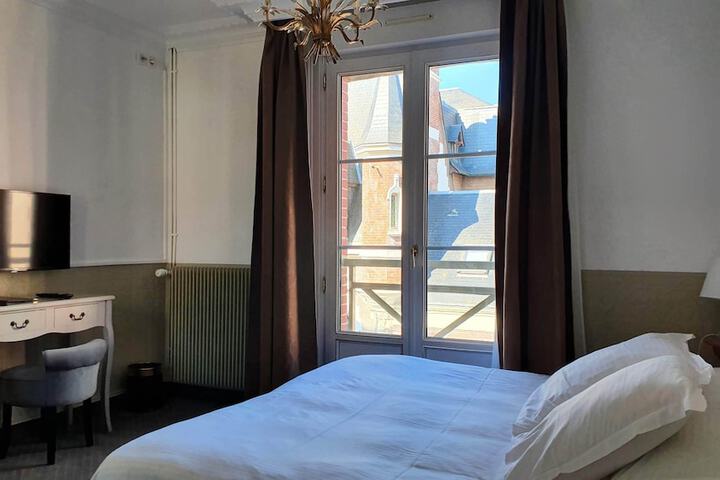 Room 47 of 89