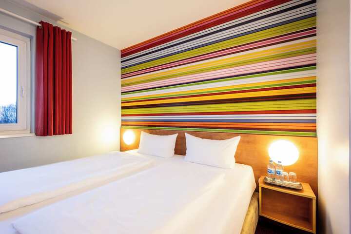 Room 35 of 86