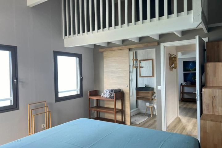 Room 4 of 15