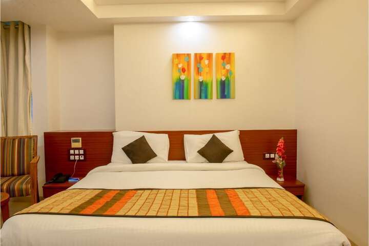 Room 30 of 99