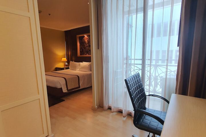 Room 14 of 103