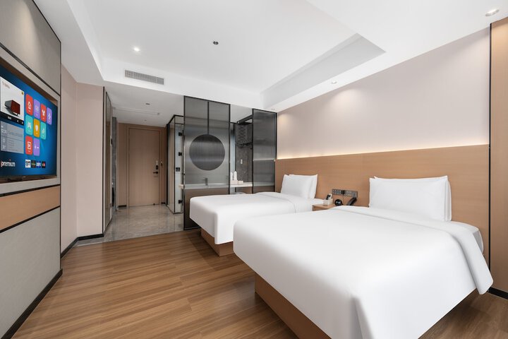Room 13 of 61