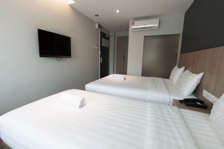 Room 12 of 43