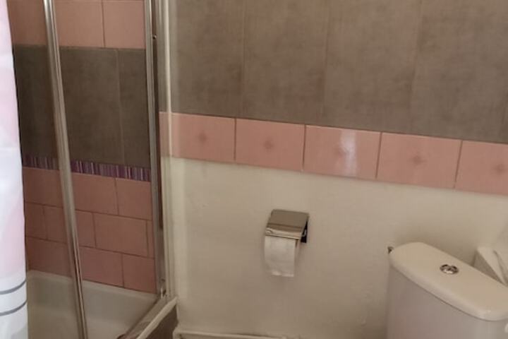 Room 14 of 18