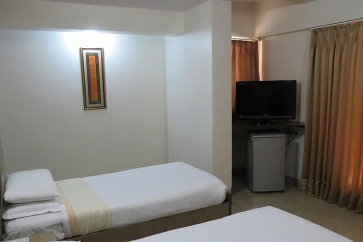 Room 18 of 37