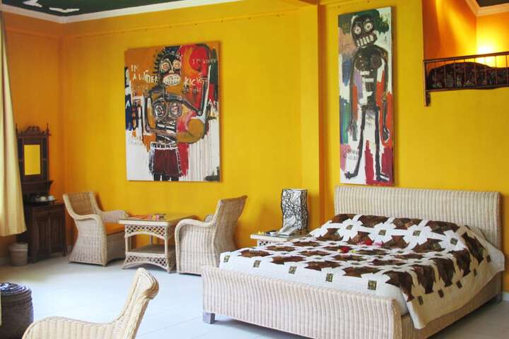 Room 28 of 103