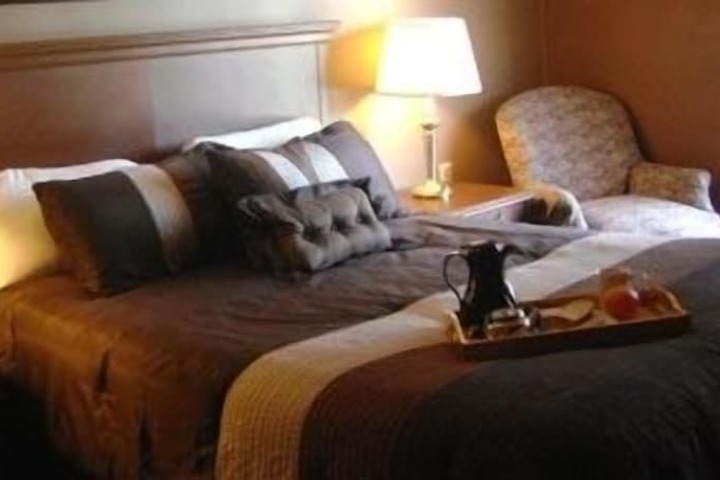 Room 4 of 27