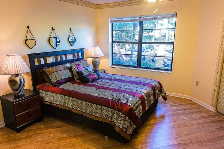 Room 4 of 5