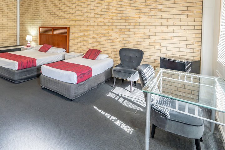 Room 6 of 27